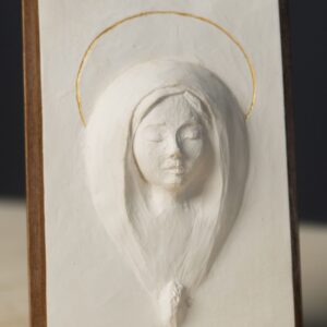 Maria Mãe – expressão de ternura, proteção e intercessão.